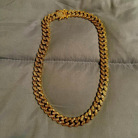 Iced Out Gold 22” Cuban Link Chain - Picture 1 of 3